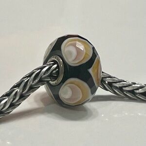 Authentic Trollbeads Acorns Bead 30022